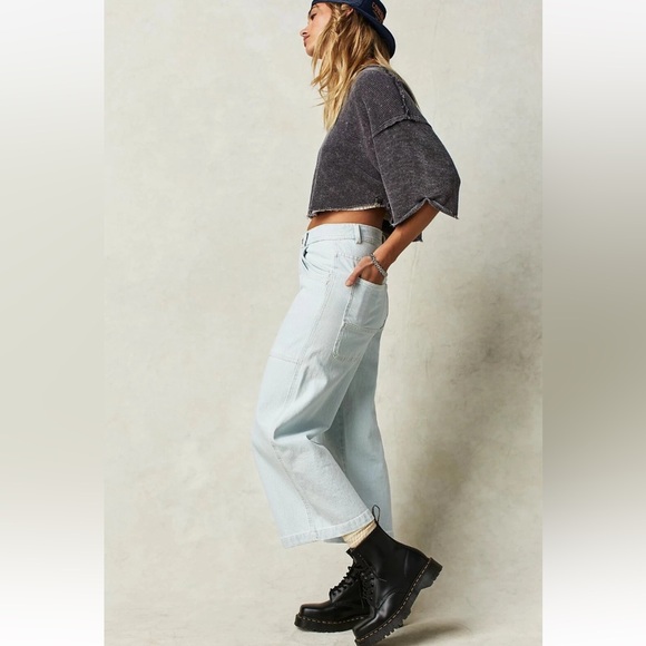 Free People Piper Mid Rise
Crop Wide‎ Leg Jeans
Bleach Bloom Womens Sz
32 - Picture 2 of 12